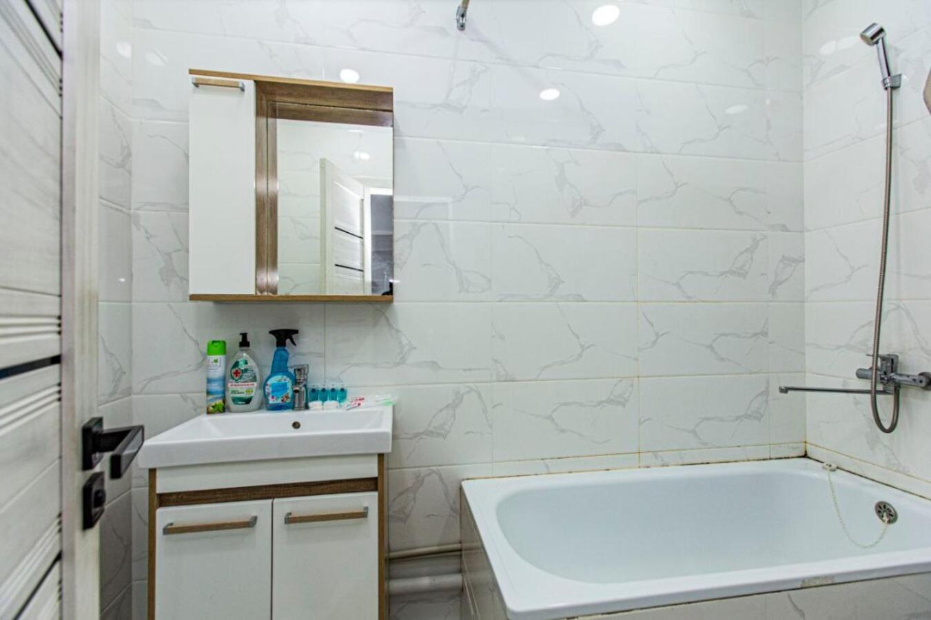 Esentai 2-room Apartment's Алматы